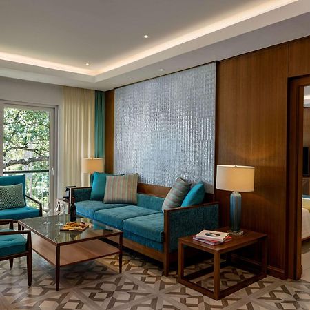 Movenpick Resort & Spa Boracay Yapak Extérieur photo A suite at the Taj Bengal