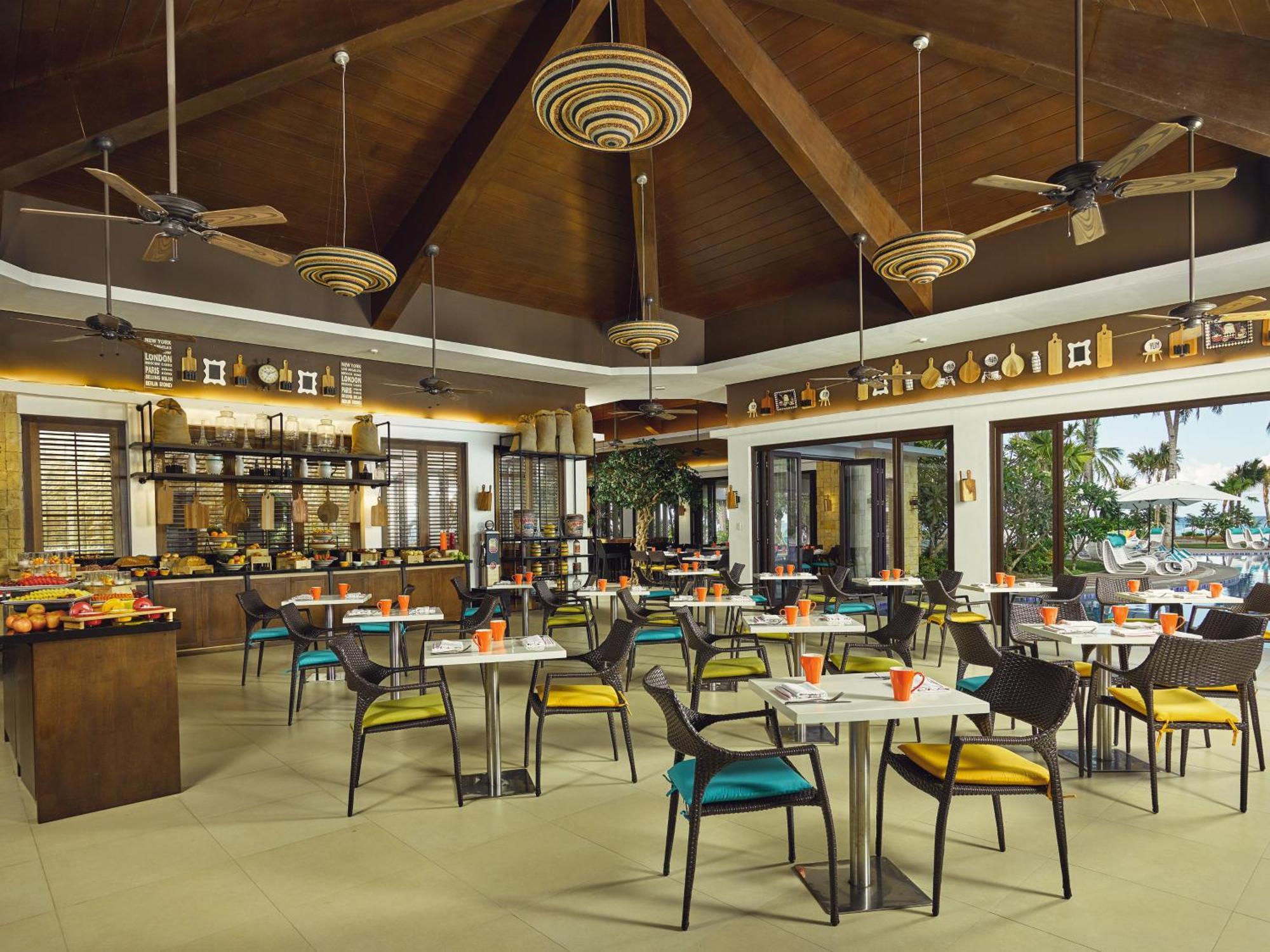 Movenpick Resort & Spa Boracay Yapak Extérieur photo The Beach Club