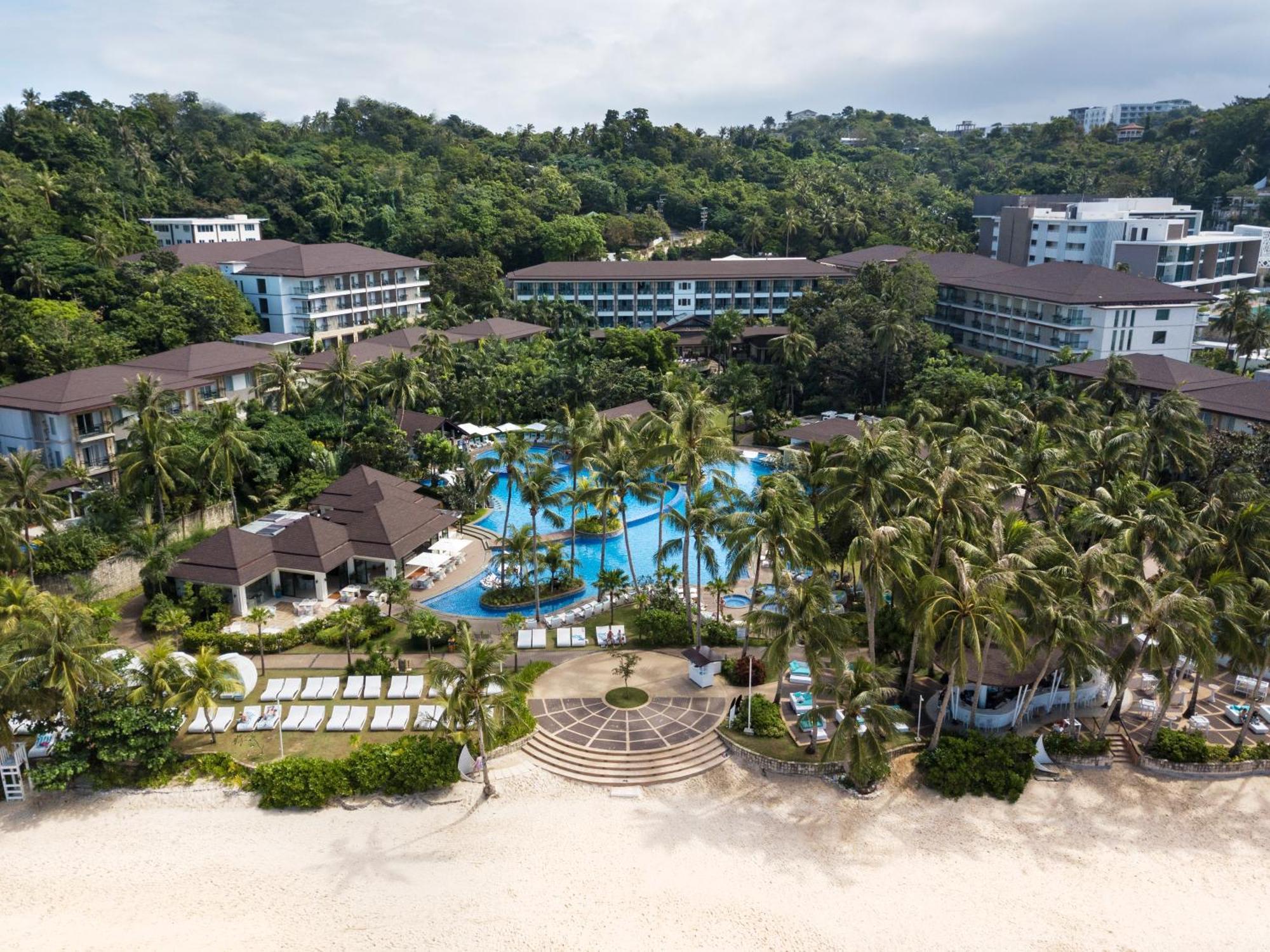 Movenpick Resort & Spa Boracay Yapak Extérieur photo The resort's main pool