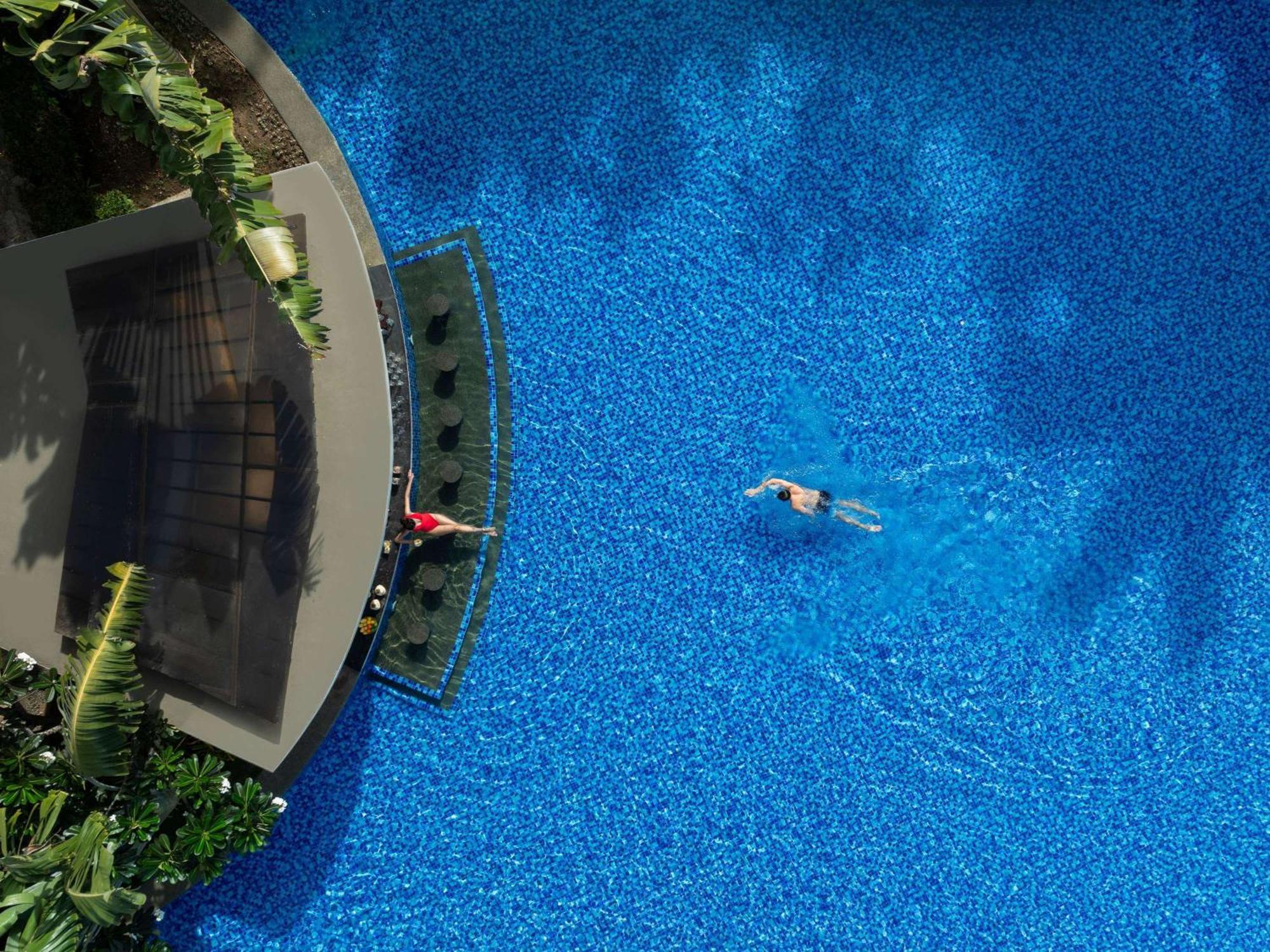 Movenpick Resort & Spa Boracay Yapak Extérieur photo Aerial view of the pool