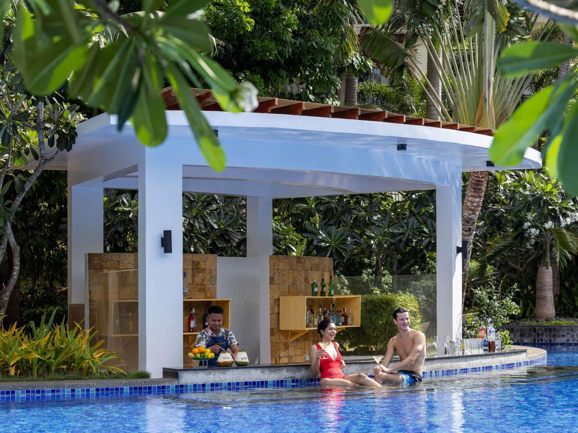 Movenpick Resort & Spa Boracay Yapak Extérieur photo The swimming pool at the resort