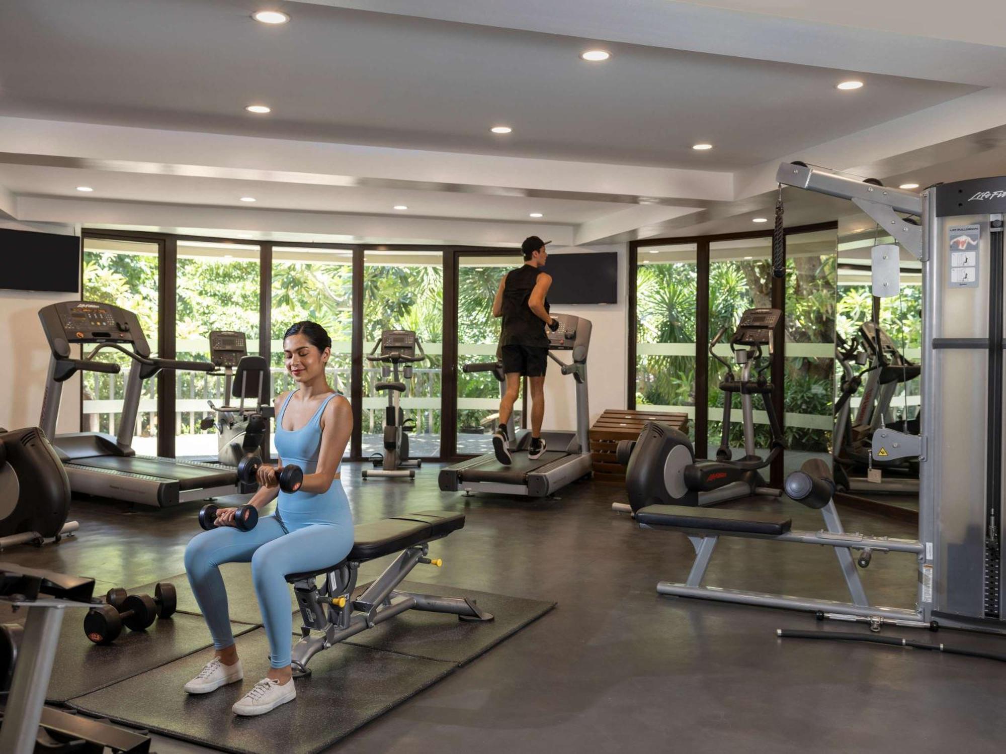Movenpick Resort & Spa Boracay Yapak Extérieur photo The gym at the hotel