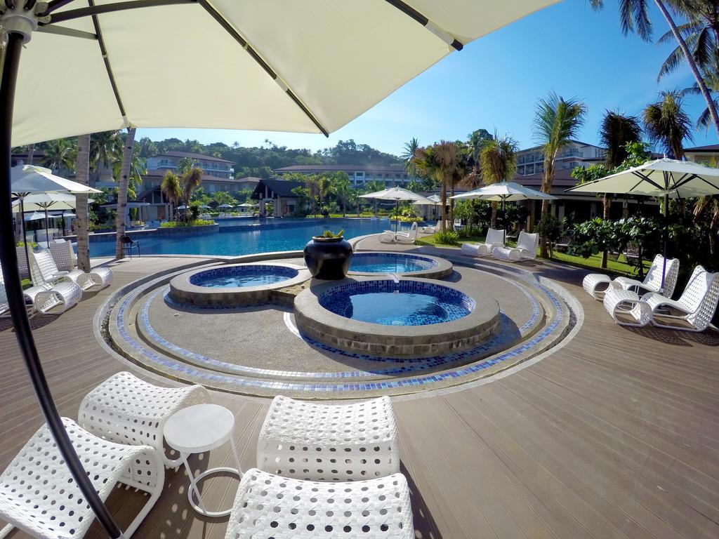 Movenpick Resort & Spa Boracay Yapak Extérieur photo The swimming pool at the resort