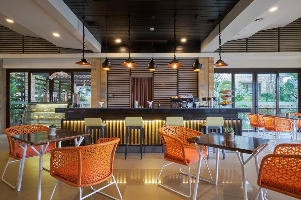 Movenpick Resort & Spa Boracay Yapak Extérieur photo The Coffee Shop